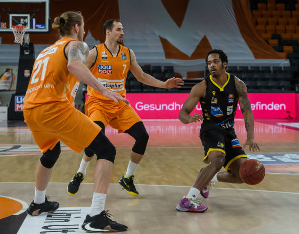 财政与竞技 财政与竞技